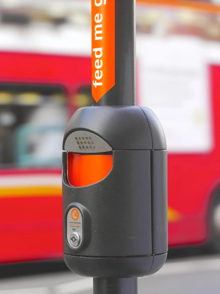Post-mounted Smartbin cigarette and chewing gum bins