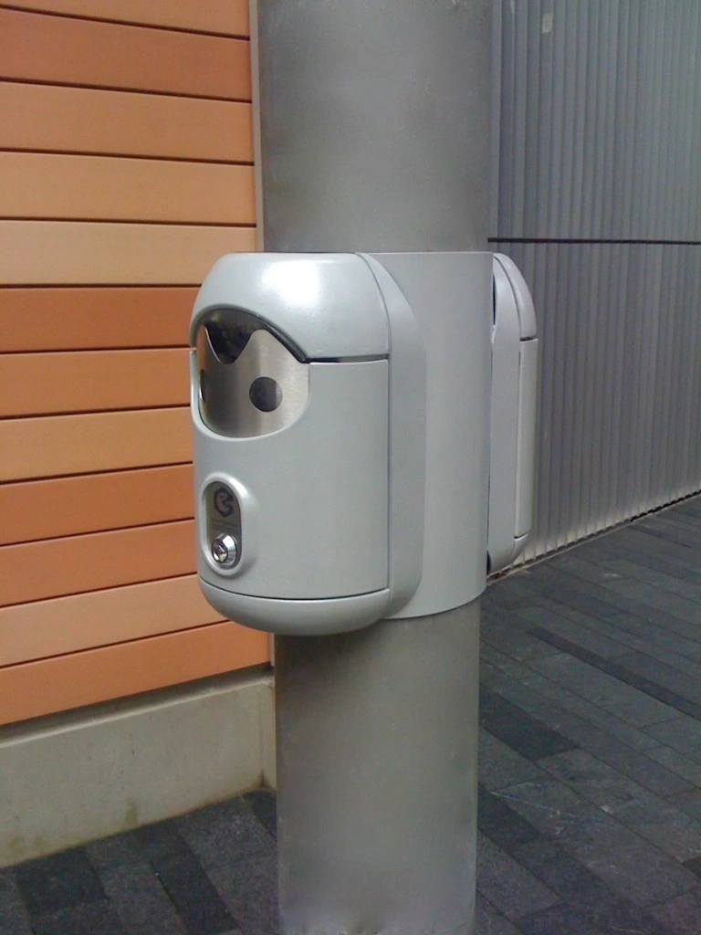 Post-mounted Smartbin cigarette and chewing gum bins