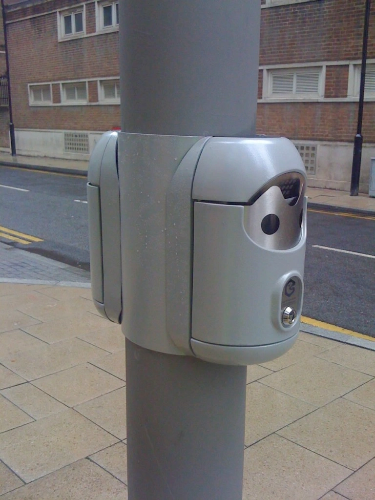 Post-mounted Smartbin cigarette and chewing gum bins