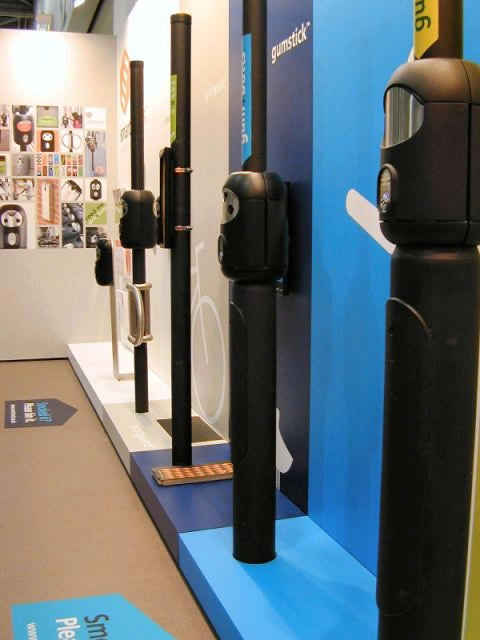 Post-mounted Smartbin cigarette and chewing gum bins