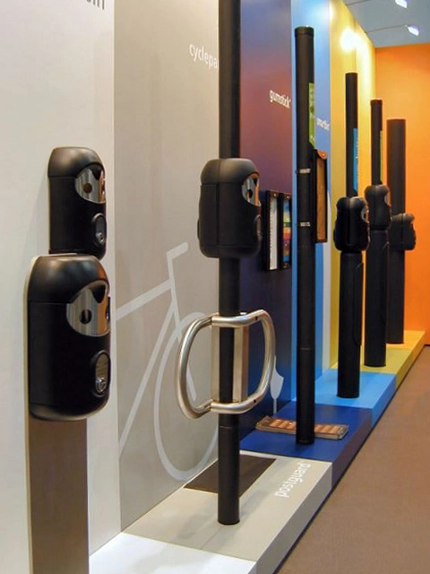 Post-mounted Smartbin cigarette and chewing gum bins