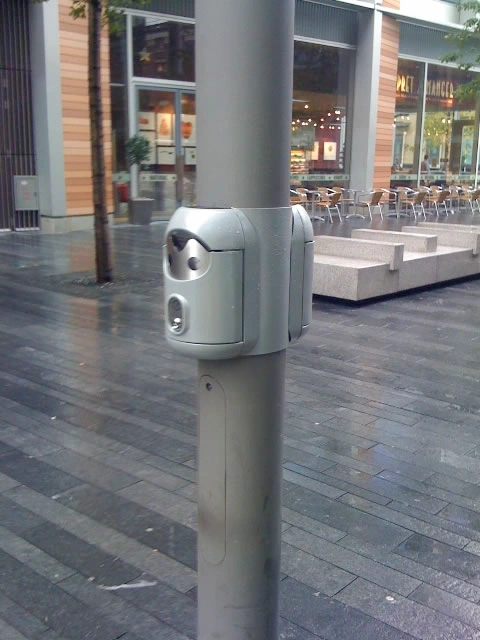 Post-mounted Smartbin cigarette and chewing gum bins
