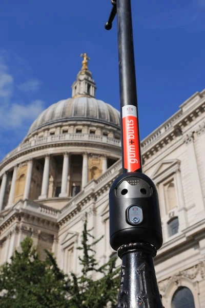 Post-mounted Smartbin cigarette and chewing gum bins