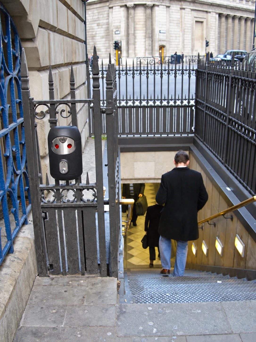 Railing-mounted Smartbin cigarette and chewing gum bins