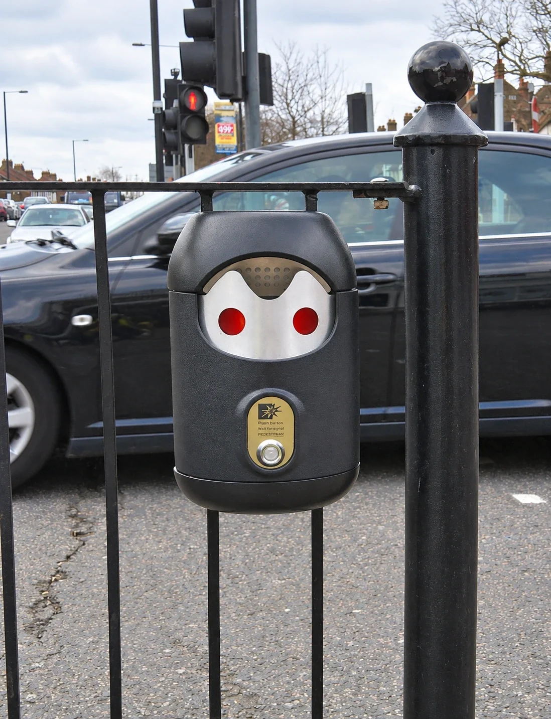 Railing-mounted Smartbin cigarette and chewing gum bins