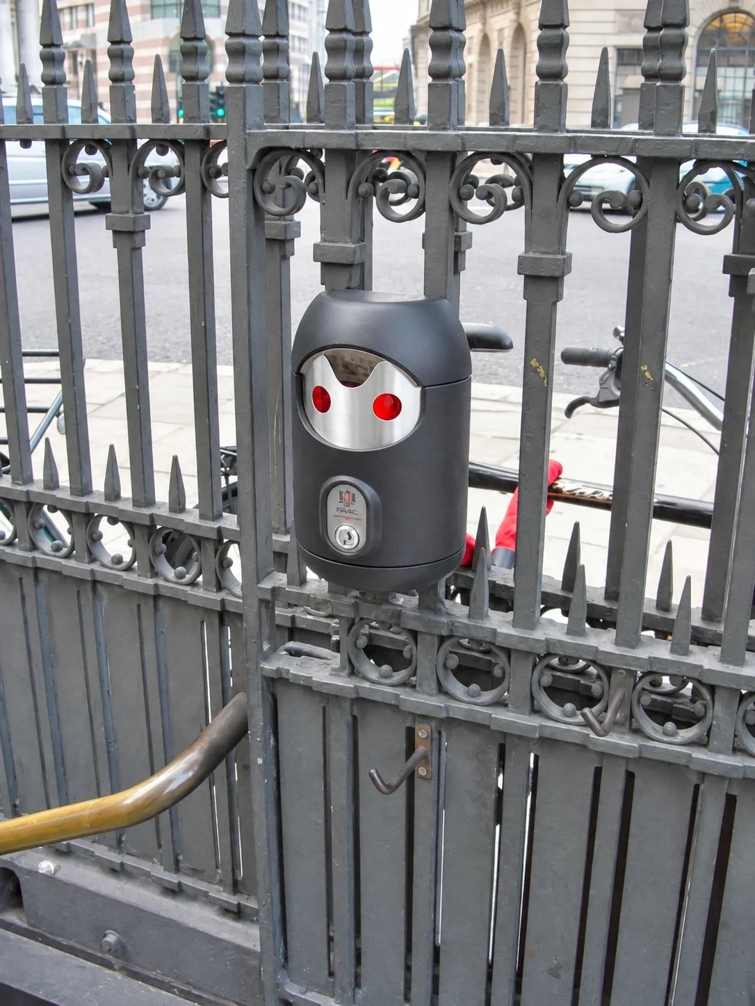 Railing-mounted Smartbin cigarette and chewing gum bins