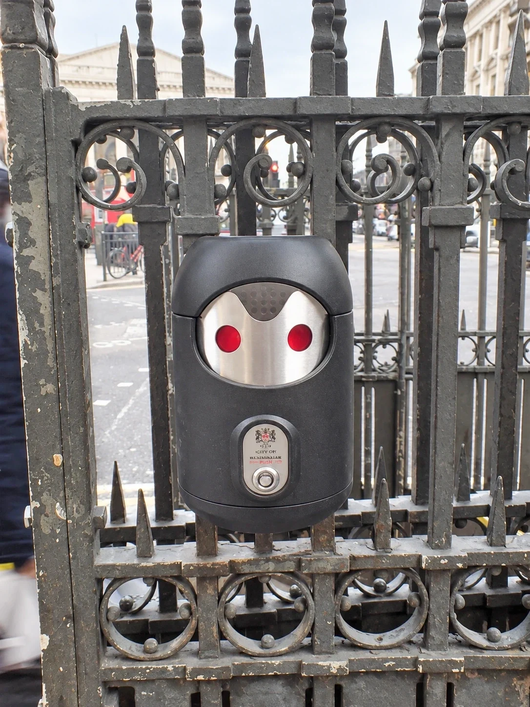 Railing-mounted Smartbin cigarette and chewing gum bins