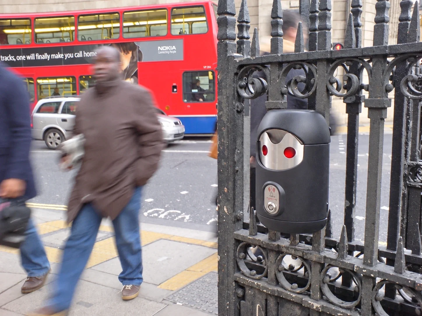 Railing-mounted Smartbin cigarette and chewing gum bins