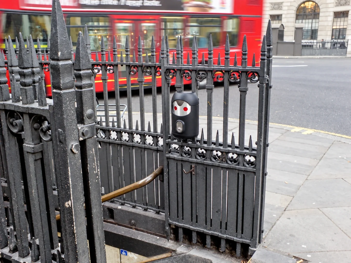 Railing-mounted Smartbin cigarette and chewing gum bins