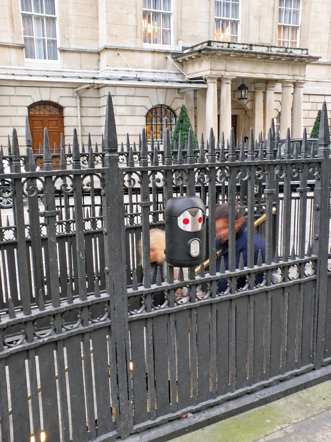 Railing-mounted Smartbin cigarette and chewing gum bins