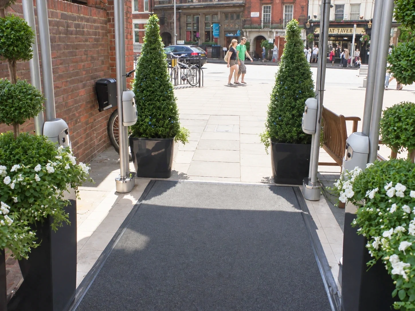 Railing-mounted Smartbin cigarette and chewing gum bins
