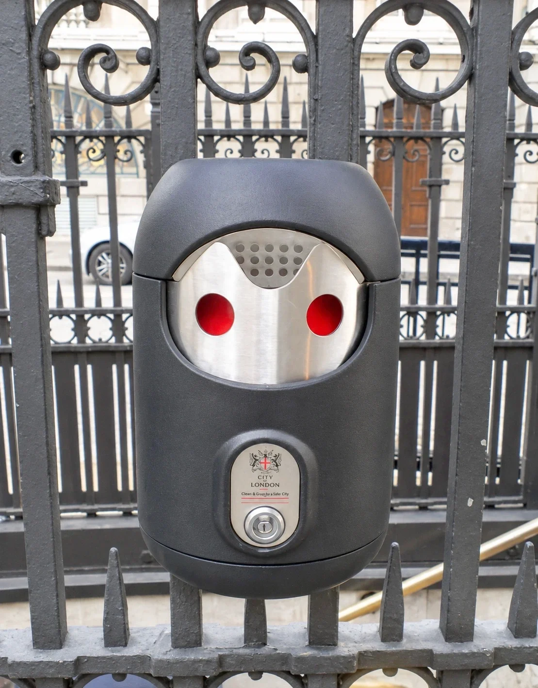 Railing-mounted Smartbin cigarette and chewing gum bins