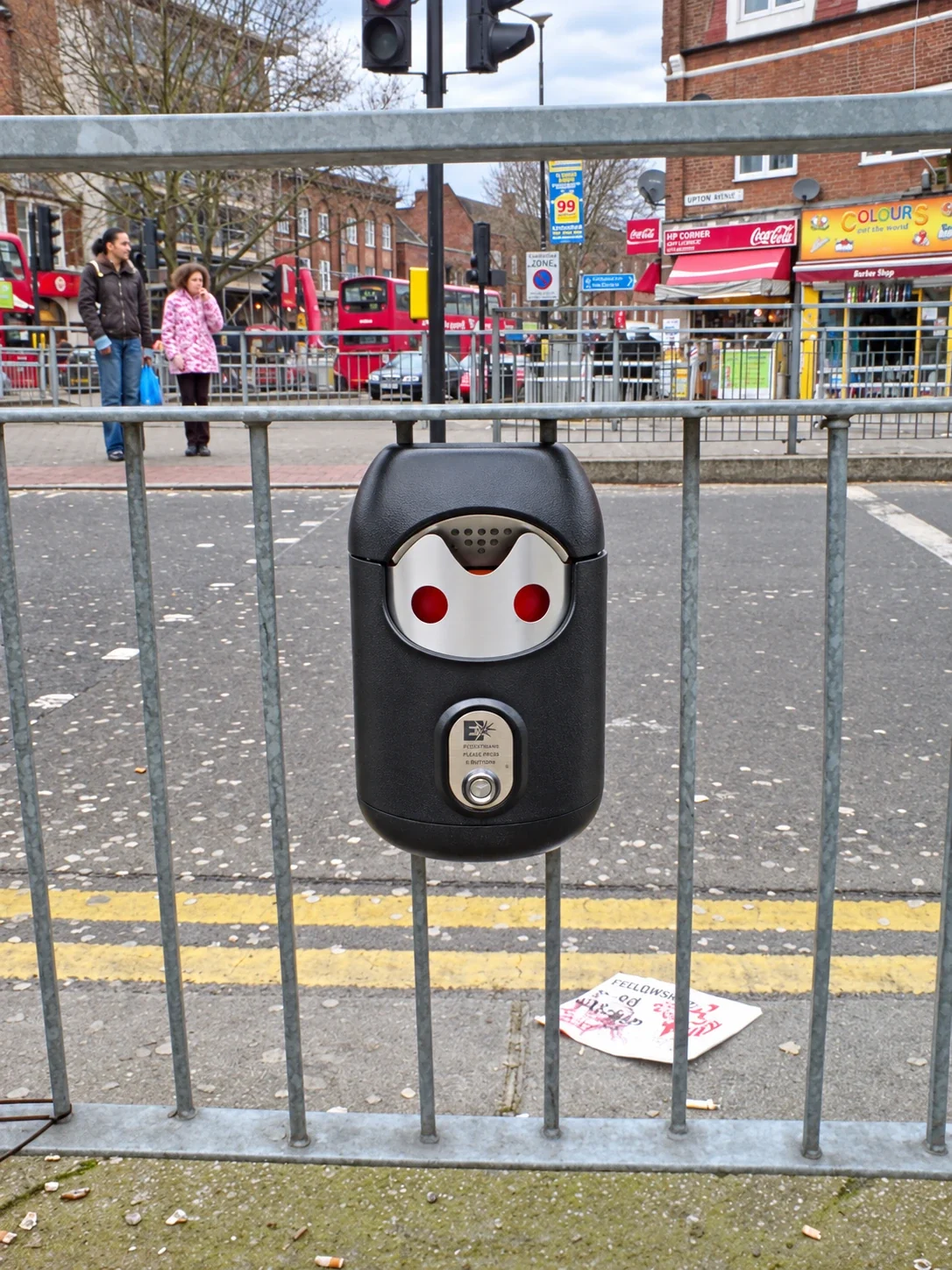 Railing-mounted Smartbin cigarette and chewing gum bins