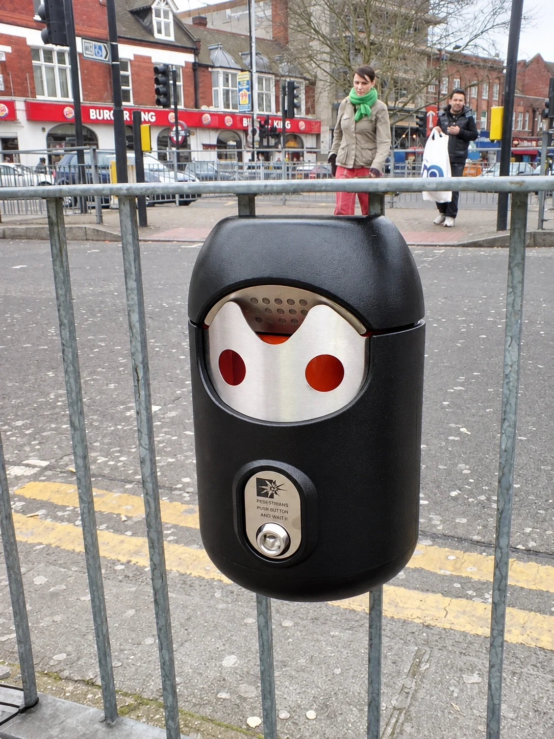 Railing-mounted Smartbin cigarette and chewing gum bins