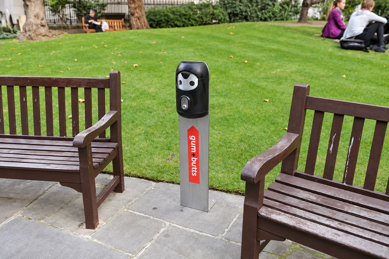 Freestanding Smartbin cigarette and chewing gum bins