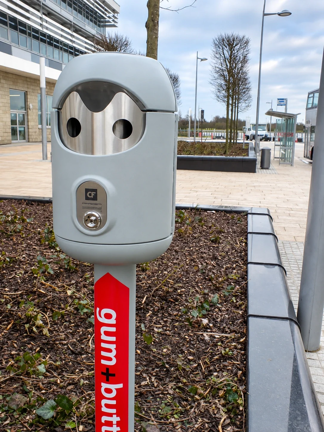 Freestanding Smartbin cigarette and chewing gum bins