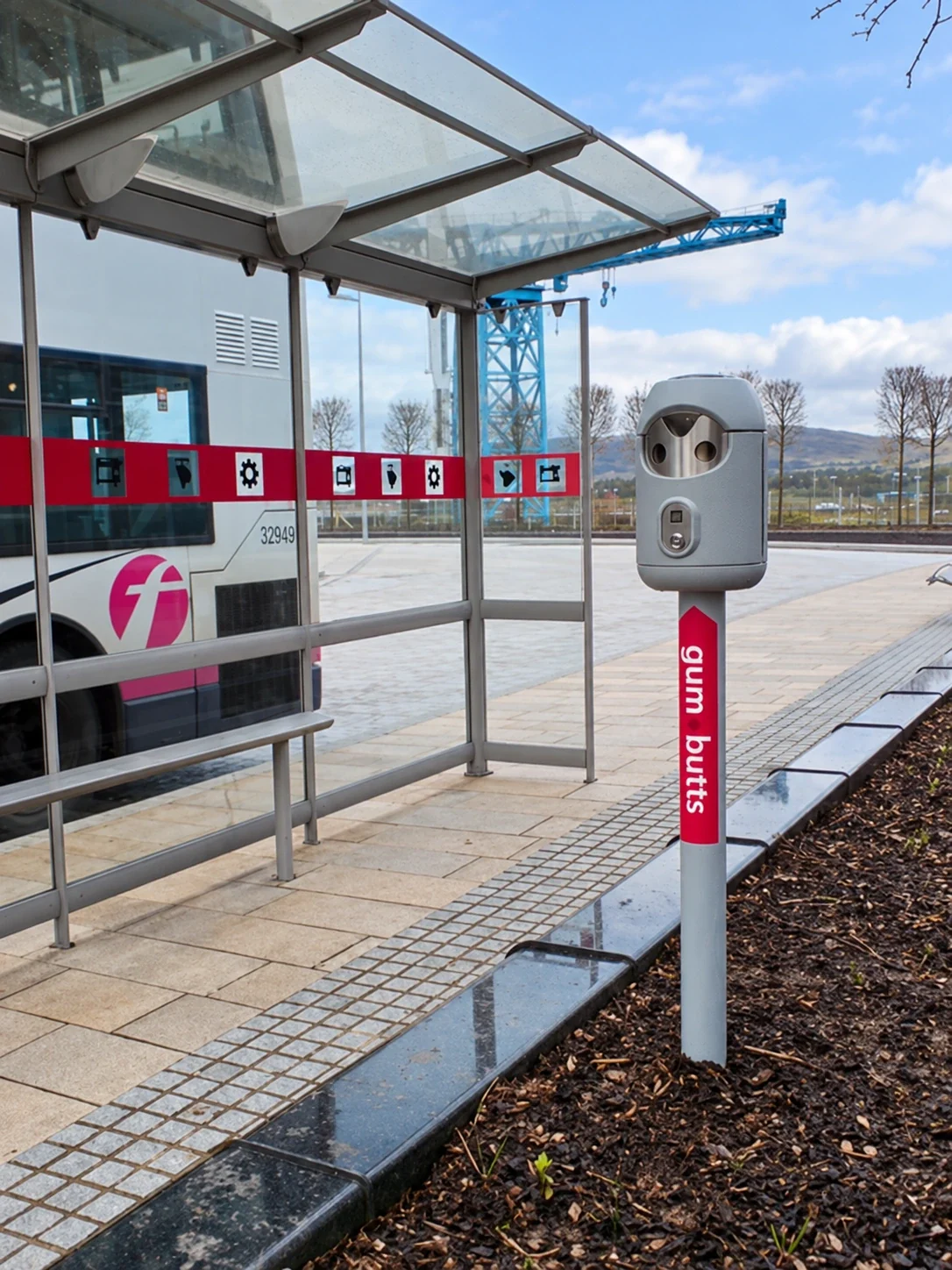 Freestanding Smartbin cigarette and chewing gum bins