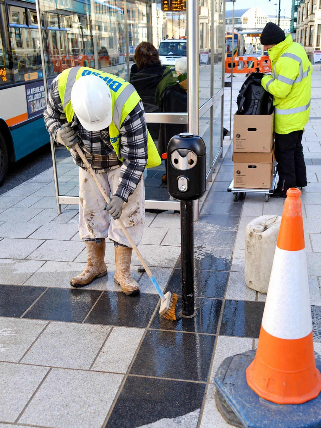 Freestanding Smartbin cigarette and chewing gum bins