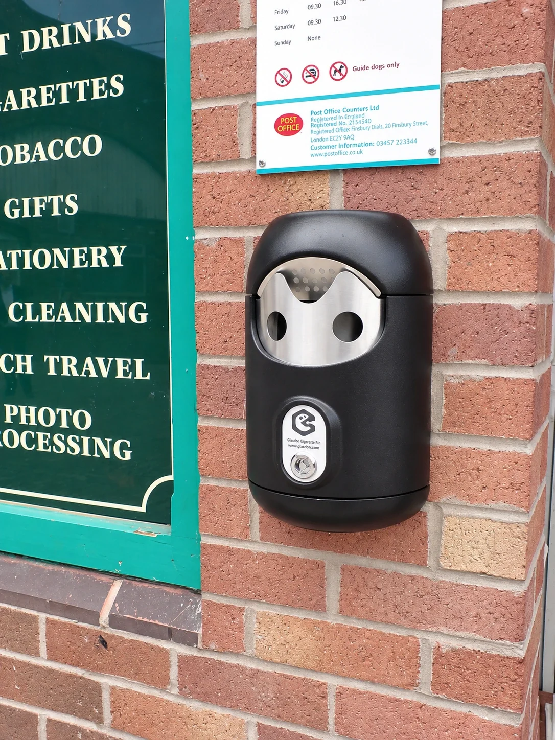 Single Smartbin mounted directly on a brick wall
